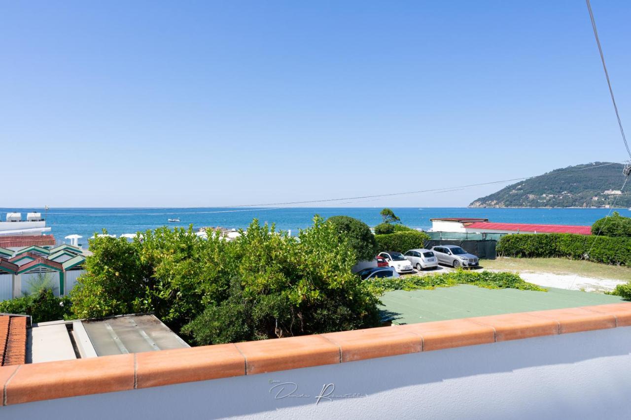 Casa Vacanze Vistamare Marinella di Sarzana Kültér fotó